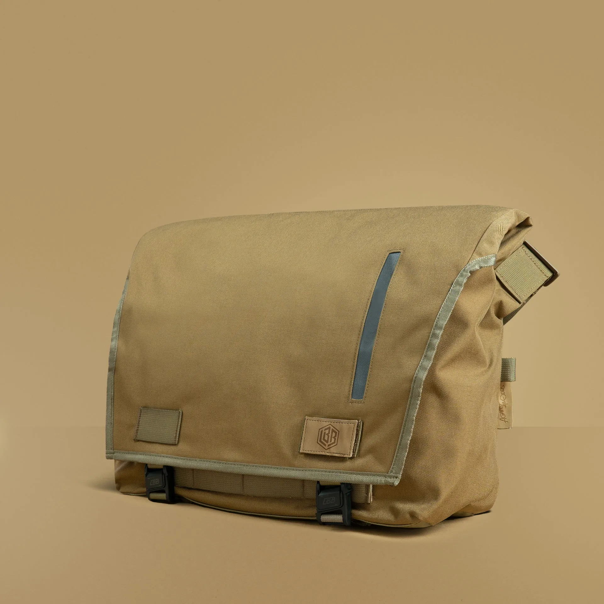 The Echelon [M] 'Mono: Desert'