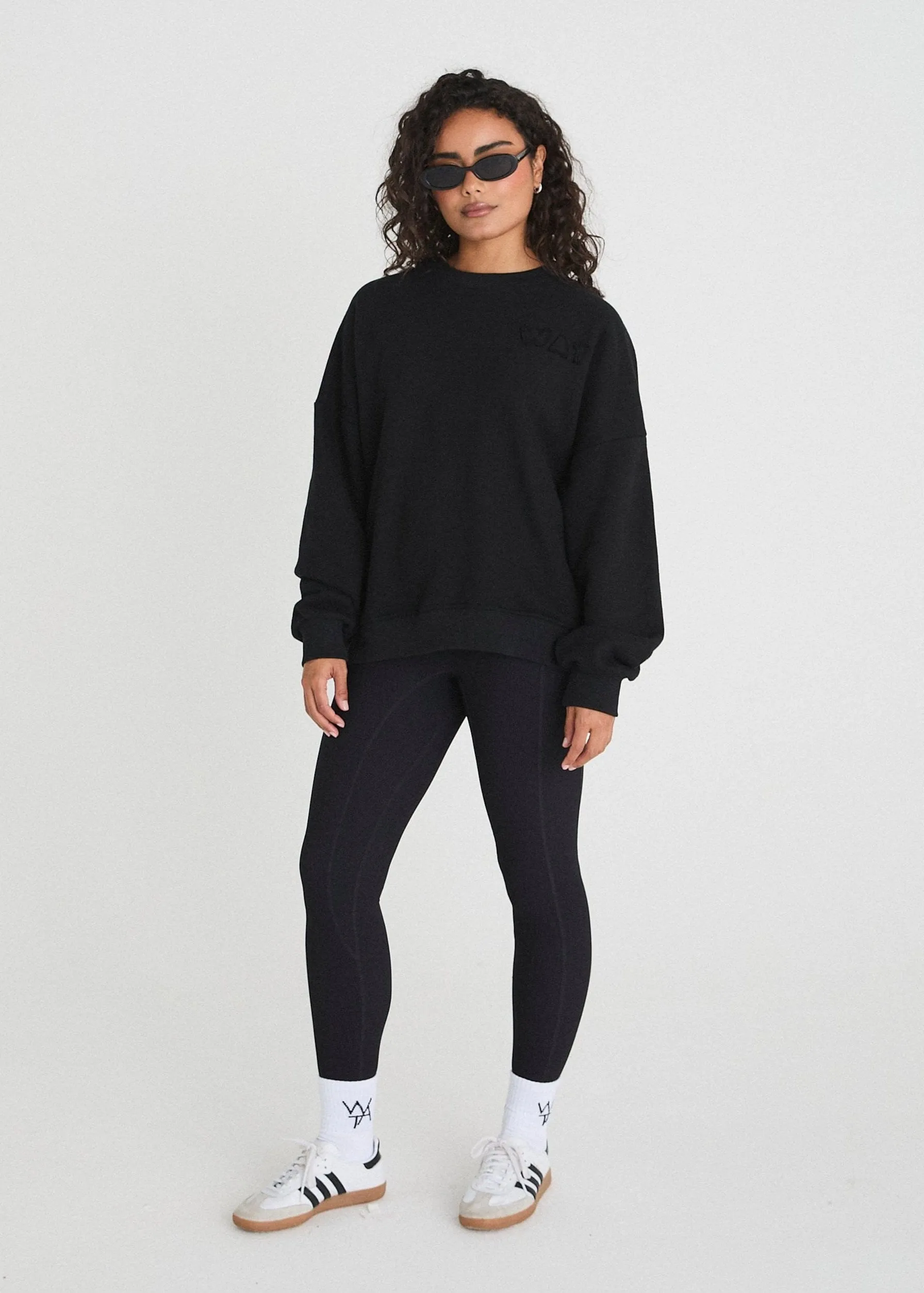 THE ULTIMATE CREWNECK SWEATSHIRT - APPLIQUÈ LOGO - BLACK