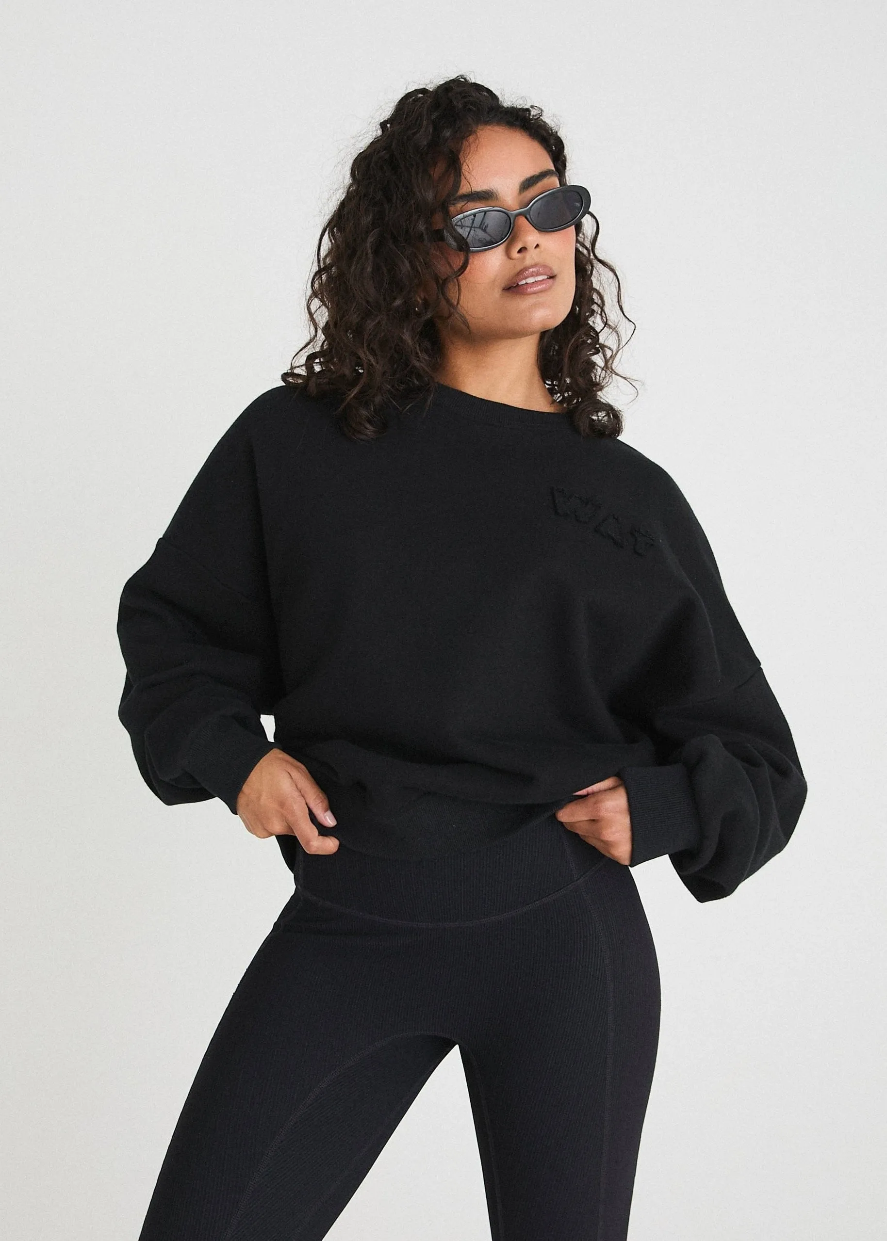 THE ULTIMATE CREWNECK SWEATSHIRT - APPLIQUÈ LOGO - BLACK