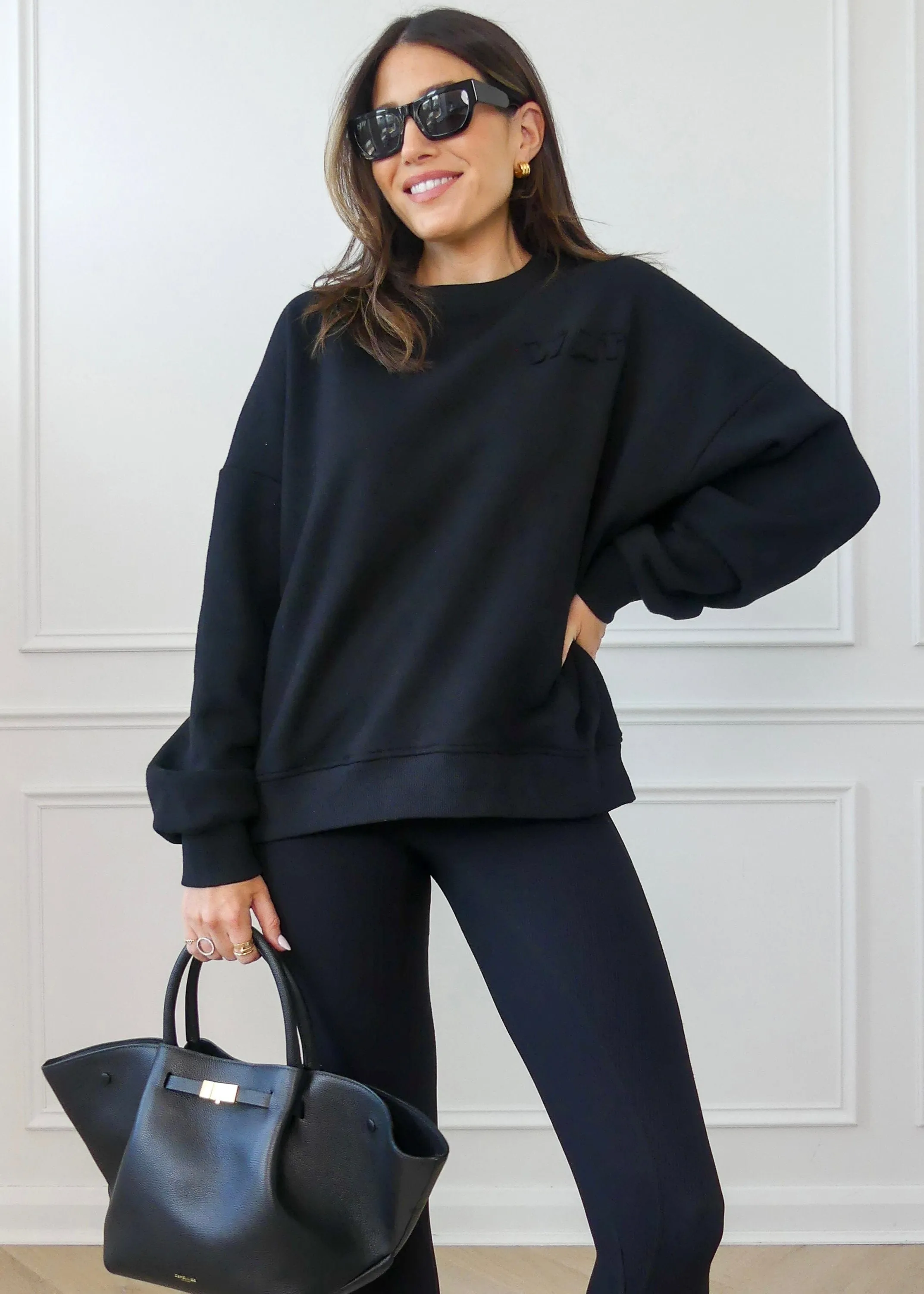 THE ULTIMATE CREWNECK SWEATSHIRT - APPLIQUÈ LOGO - BLACK