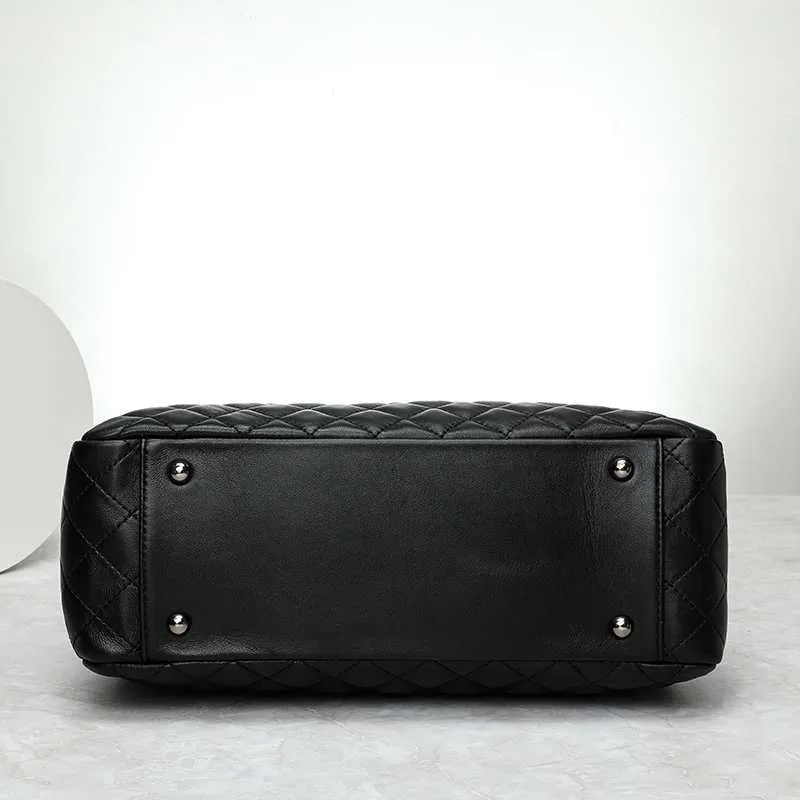 Top Grade  Ladies Shoulder Diamond Chain Cross body  Large Capacity messenger PU leather Bag