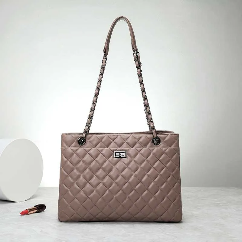 Top Grade  Ladies Shoulder Diamond Chain Cross body  Large Capacity messenger PU leather Bag