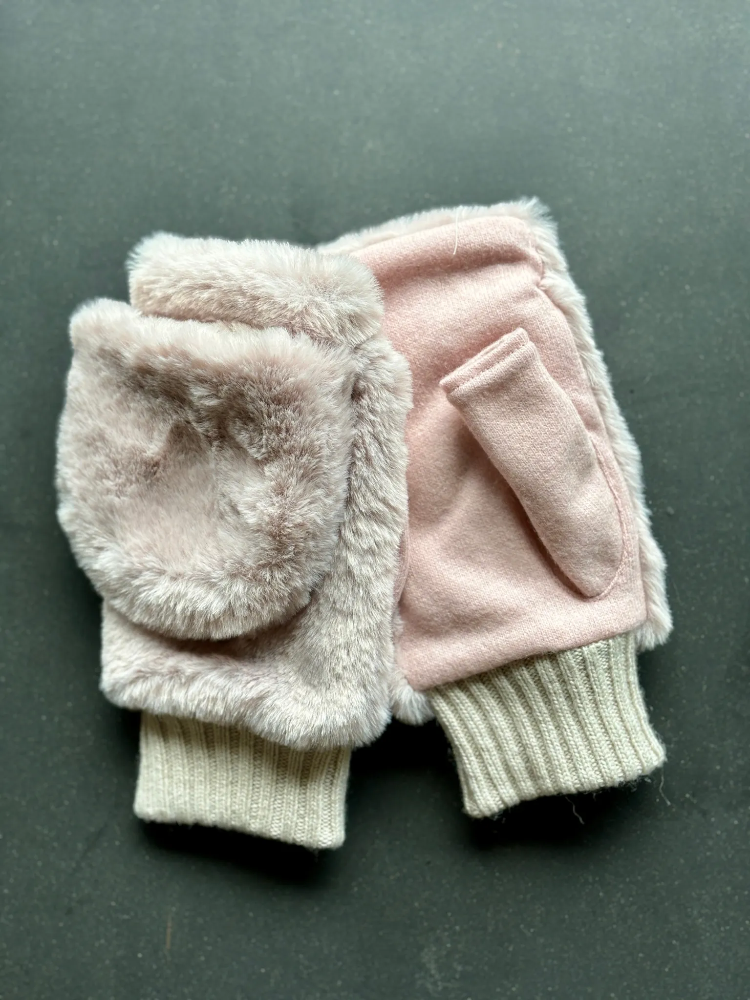 Tourcoing Mittens Pink