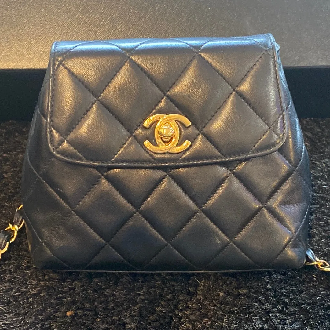 VINTAGE: Chanel Black Quilted Chain Belt Fanny Pack