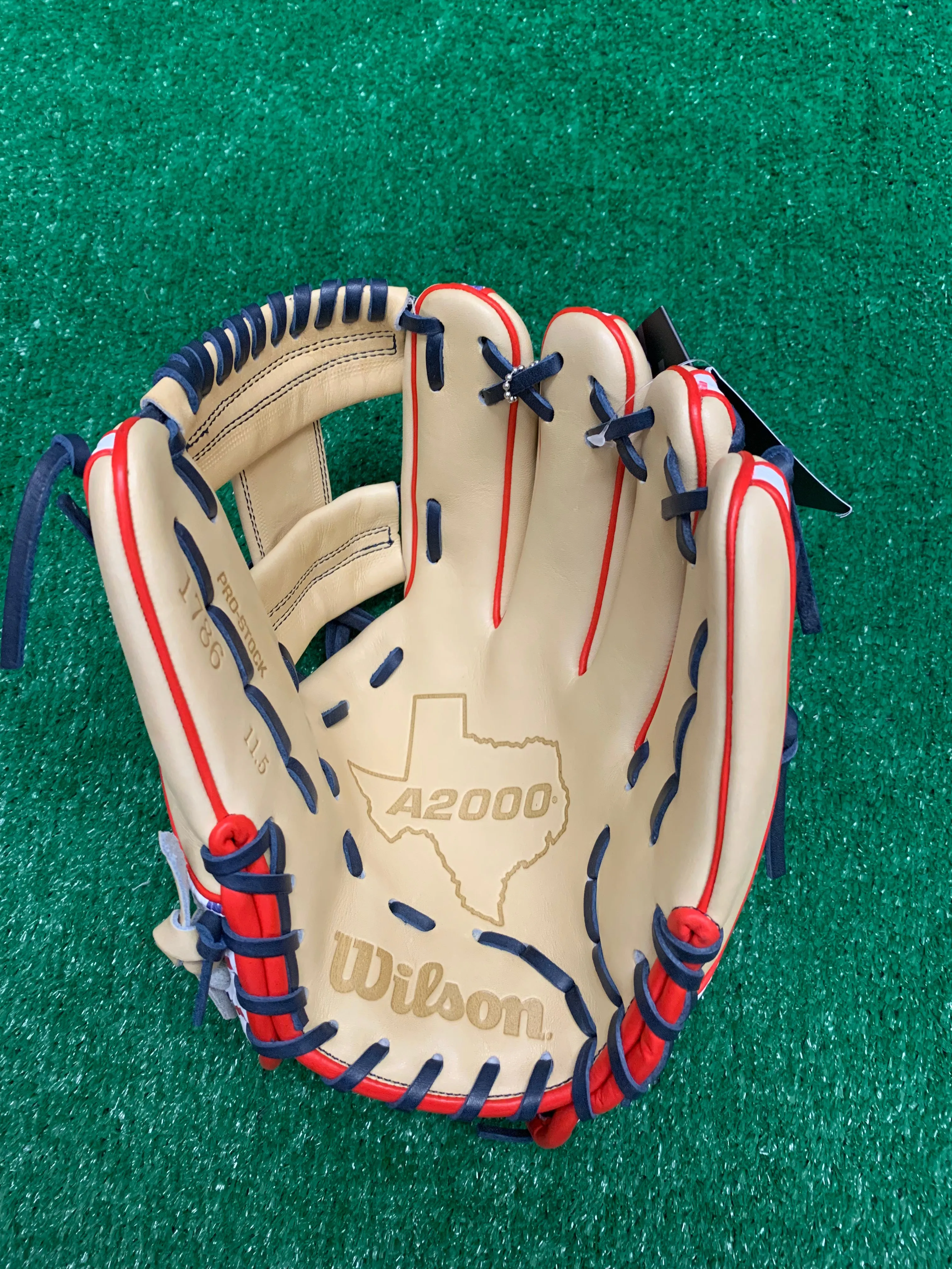Wilson A2000 11.5" 1786 Texas Custom Baseball Glove
