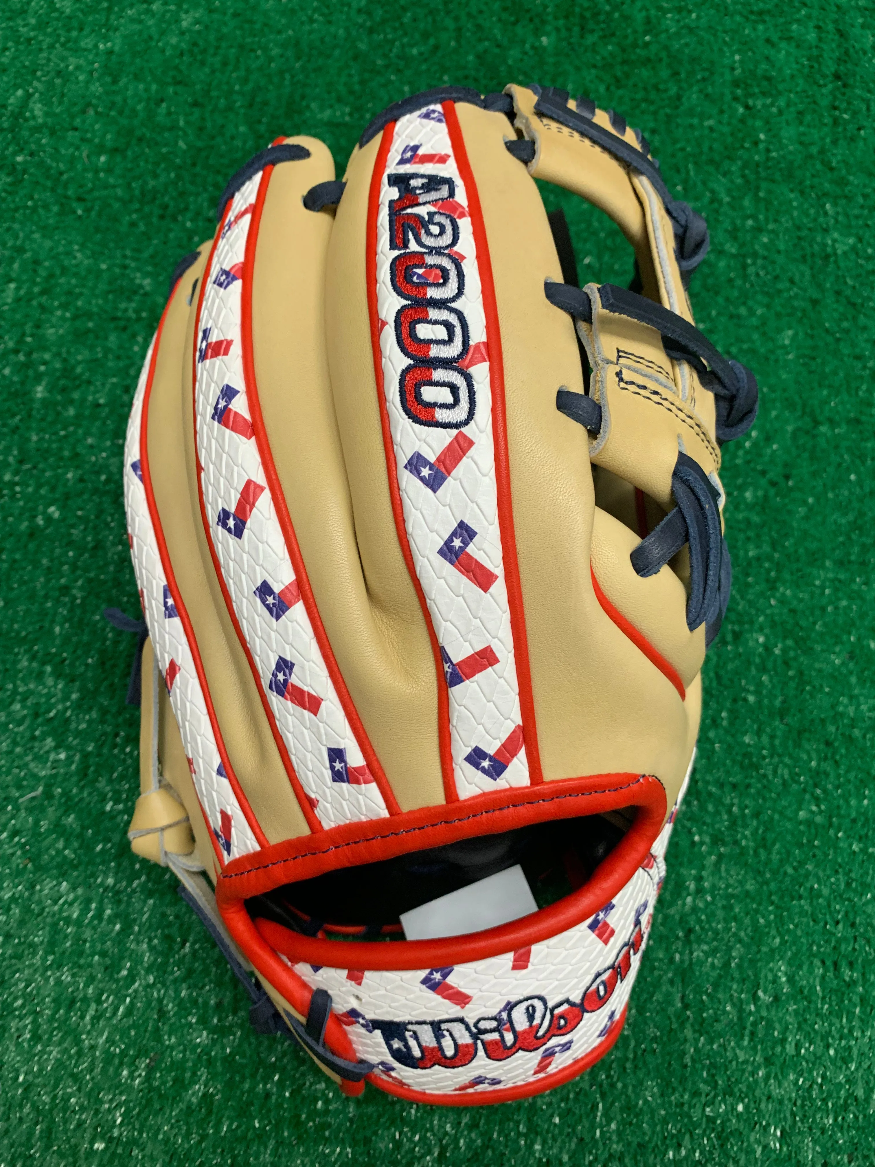 Wilson A2000 11.5" 1786 Texas Custom Baseball Glove