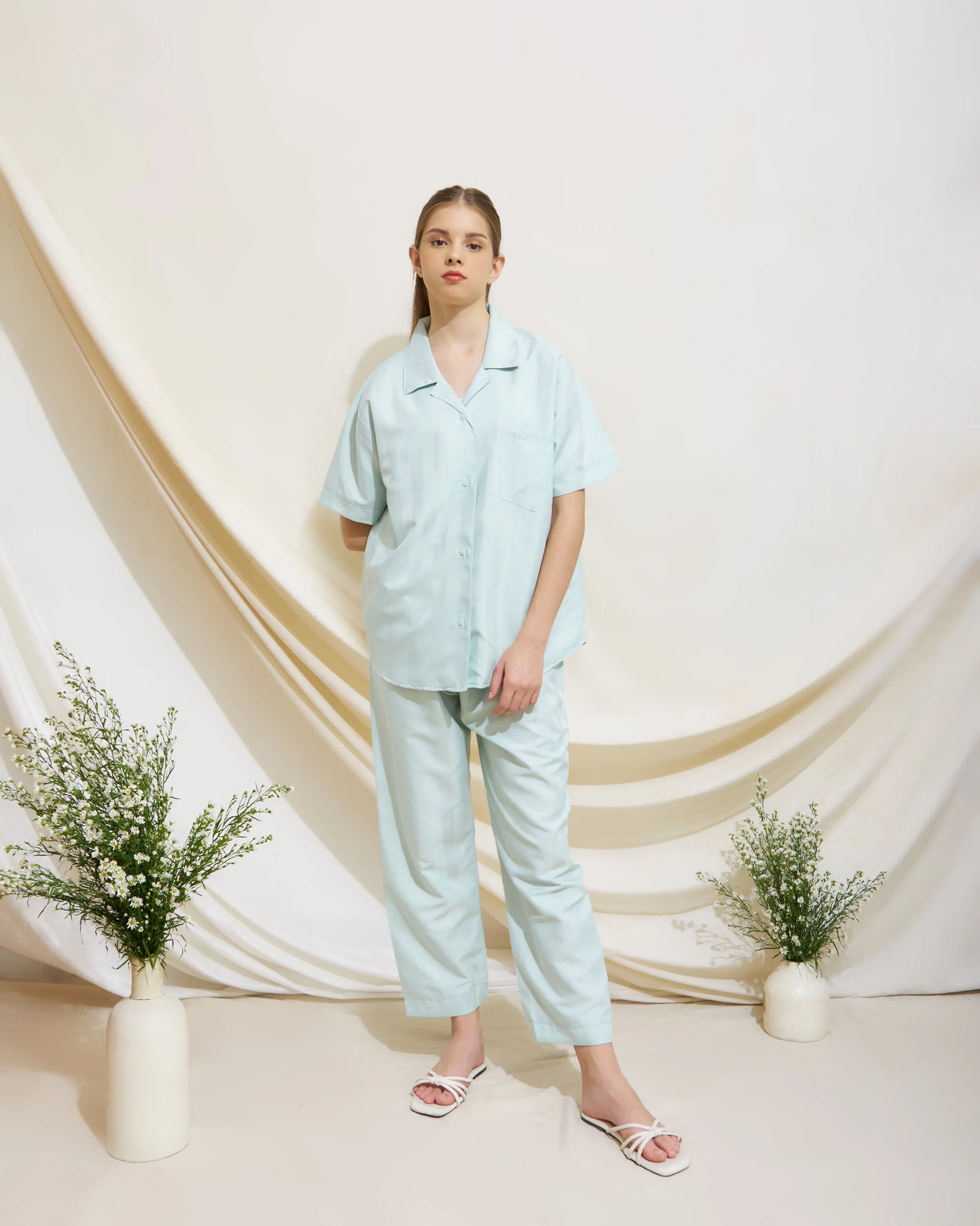 Women Dream in Silk Classic Style in Mint Green