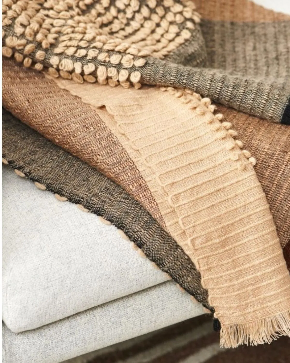 Wool Throw - Beige Macaroon